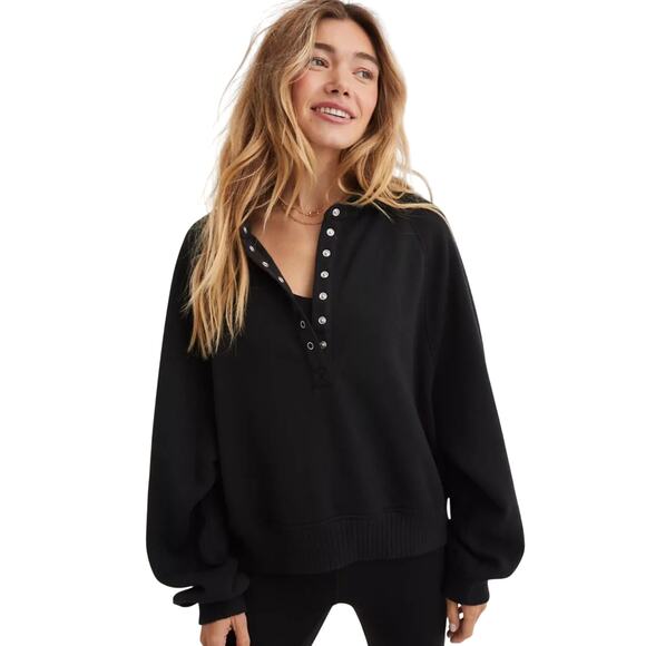 aerie Tops - AERIE Women’s 1/4 Snap Pull On Oversized Black Sweatshirt medium
